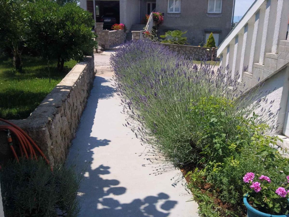 Apartments In Njivice/Insel Krk 34038 Exterior photo
